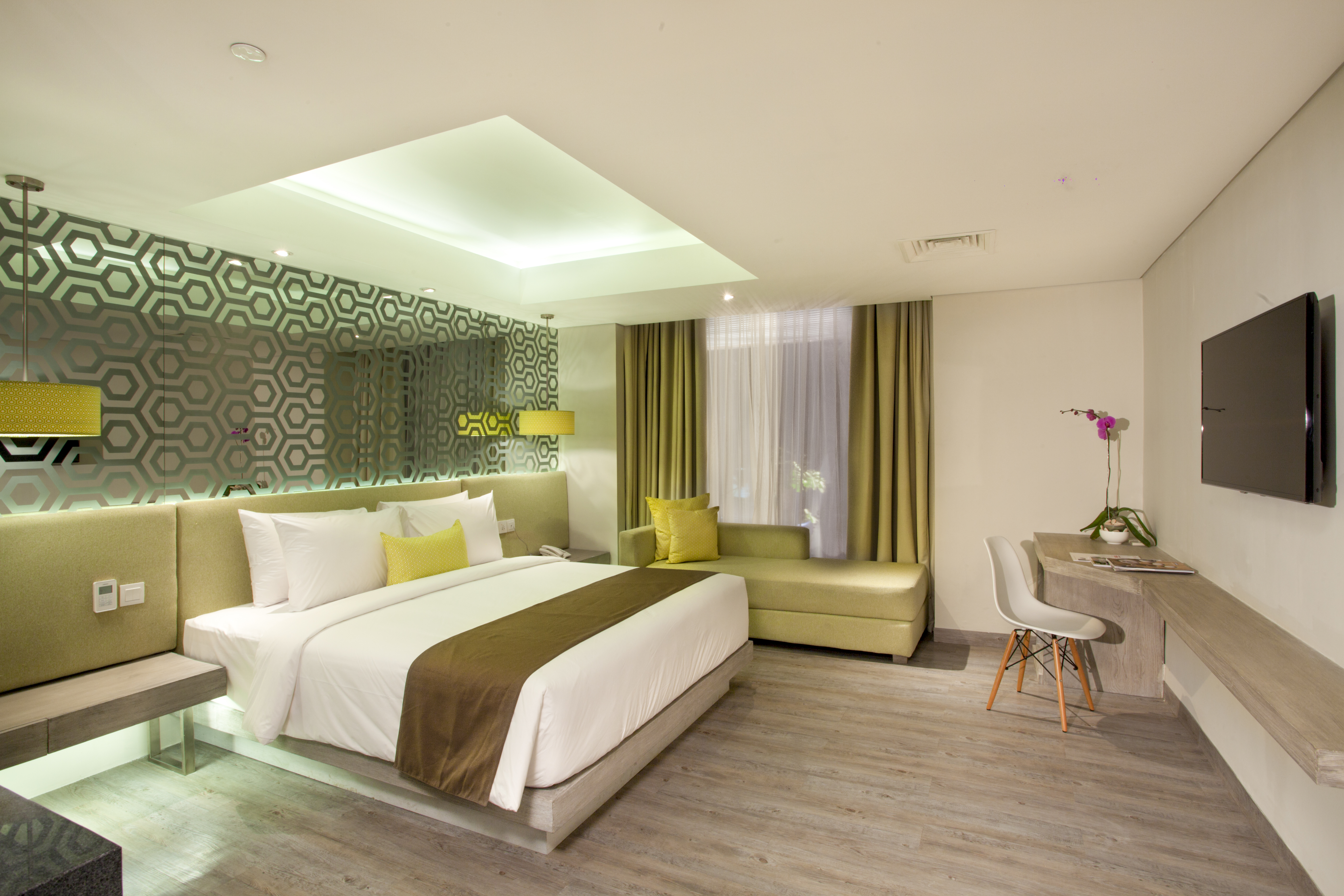 DULUXE